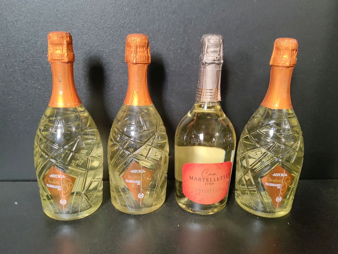 Lot de 8 bouteilles de vin pétillant dont : Antech M Le Mauzac 3.0, Astoria Valdobbiadene Prosecco Superiore Corderie, Casa Martelletti Prosecco…