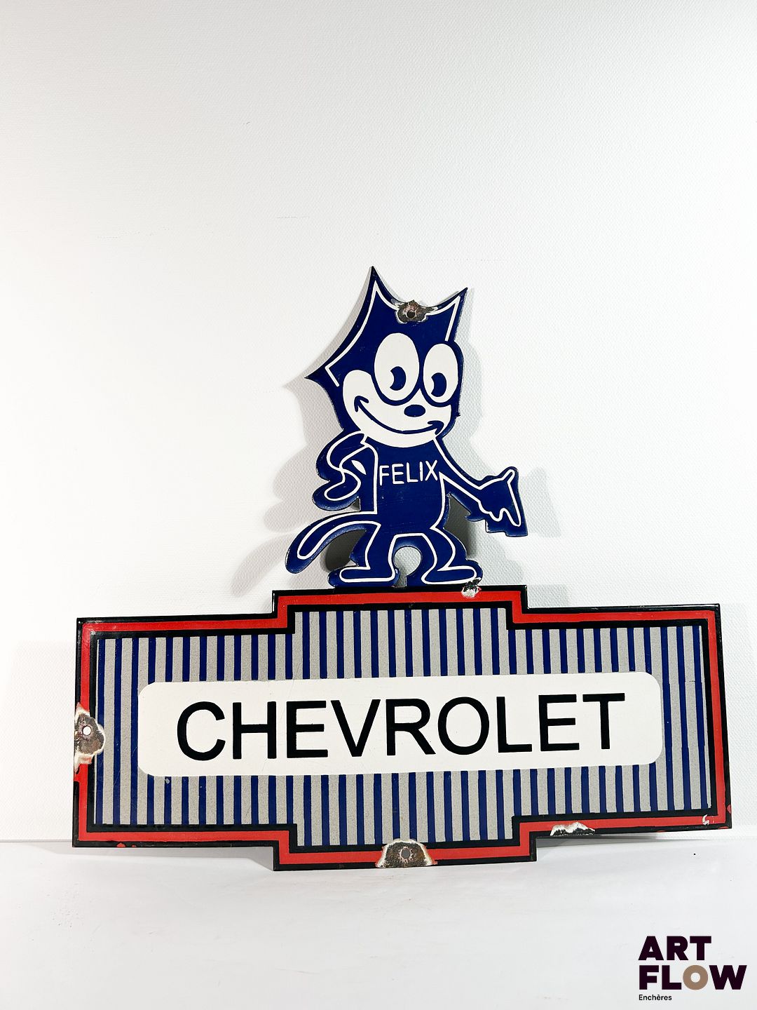 Plaque émaillée Chevrolet - Felix 56 x 61 cm Petits éclats et traces de rouille - exemplaire moderne
