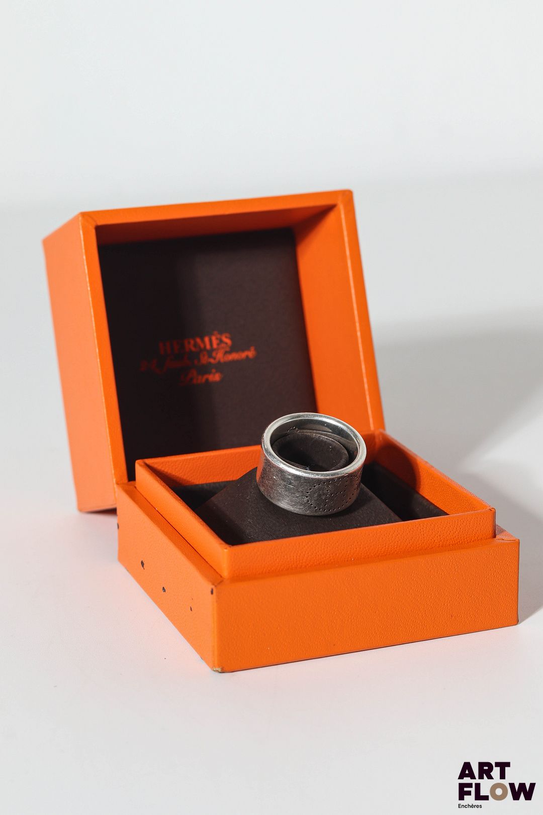 HERMÈS Modèle "Eclipse" Bague en argent, dans sa boîte. Taille : 55 mm Poids : 13,21 grammes