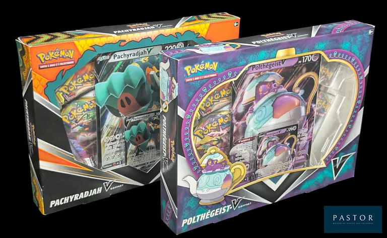Réunion de 2 coffrets Pokémon scellés : Pachyradjah V et Polthégeist V.
Bloc de séries Épée&Bouclier (EB02).
En français.