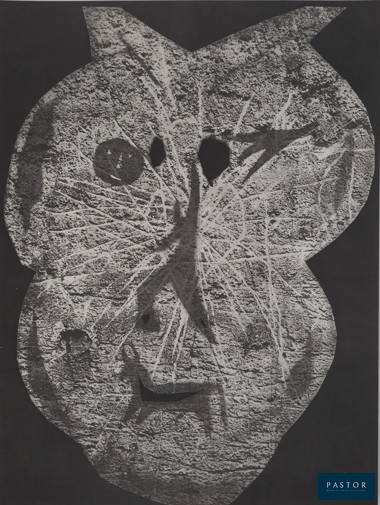 Pablo PICASSO (1881-1973)
Masque au coeur (Tobu), 1962

Phototypie et pochoir originale (Atelier Jacomet)
Non signée
Limitée à 1000 exemplaires non numérotés
Sur papier épais 40 x 30 cm

REFERENCE : Catalogue raisonné Cramer #115

INFORMATION : Reprenant une technique utilisée dès 1943, Picasso avait fait des découpages de têtes et de silhouettes. En 1962 avec son ami le photographe André Villers, il monta les découpages sur des photographies différentes, 30 en tout, variant ainsi leur effet et leur valeur. L'ensemble des phototypies a été publié par Berggruen dans le portfolio "Diurnes" tiré à 1000 exemplaires.

Excellent état


Expédition obligatoire, jusqu'à 5 Lithographies dans votre colis pour 14,76€ TTC en France Métropolitaine, et 29,64€ TTC pour l'Europe