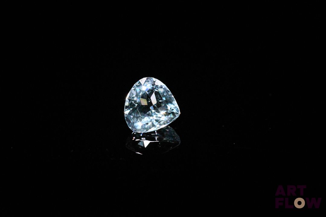 Aigue-marine pâle poire. Probablement Tanzanie, VS, non chauffée. 1.09 ct. 7.5mm x 7.0mm