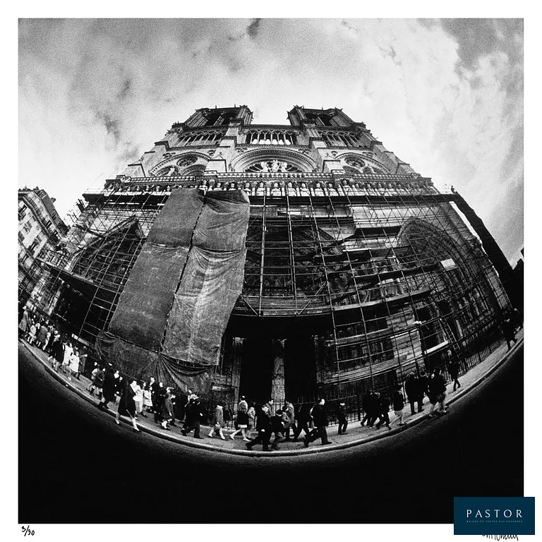 Michel Hosszù
Notre Dame de Paris - Paris, 1967, 2019

Sérigraphie, édition d'une photo originale de 1967.
Edition limitée à 30 exemplaires sur papier fine art,
Signée et cachet de l'artiste
Dimensions : 60 x 60 cm

La numérotation peut différer de celle de la photo.
État neuf, jamais encadré, en direct de l'artiste.
Certificat d'authenticité.


Expédition obligatoire, jusqu'à 5 Lithographies dans votre colis pour 14,76€ TTC en France Métropolitaine, et 29,64€ TTC pour l'Europe