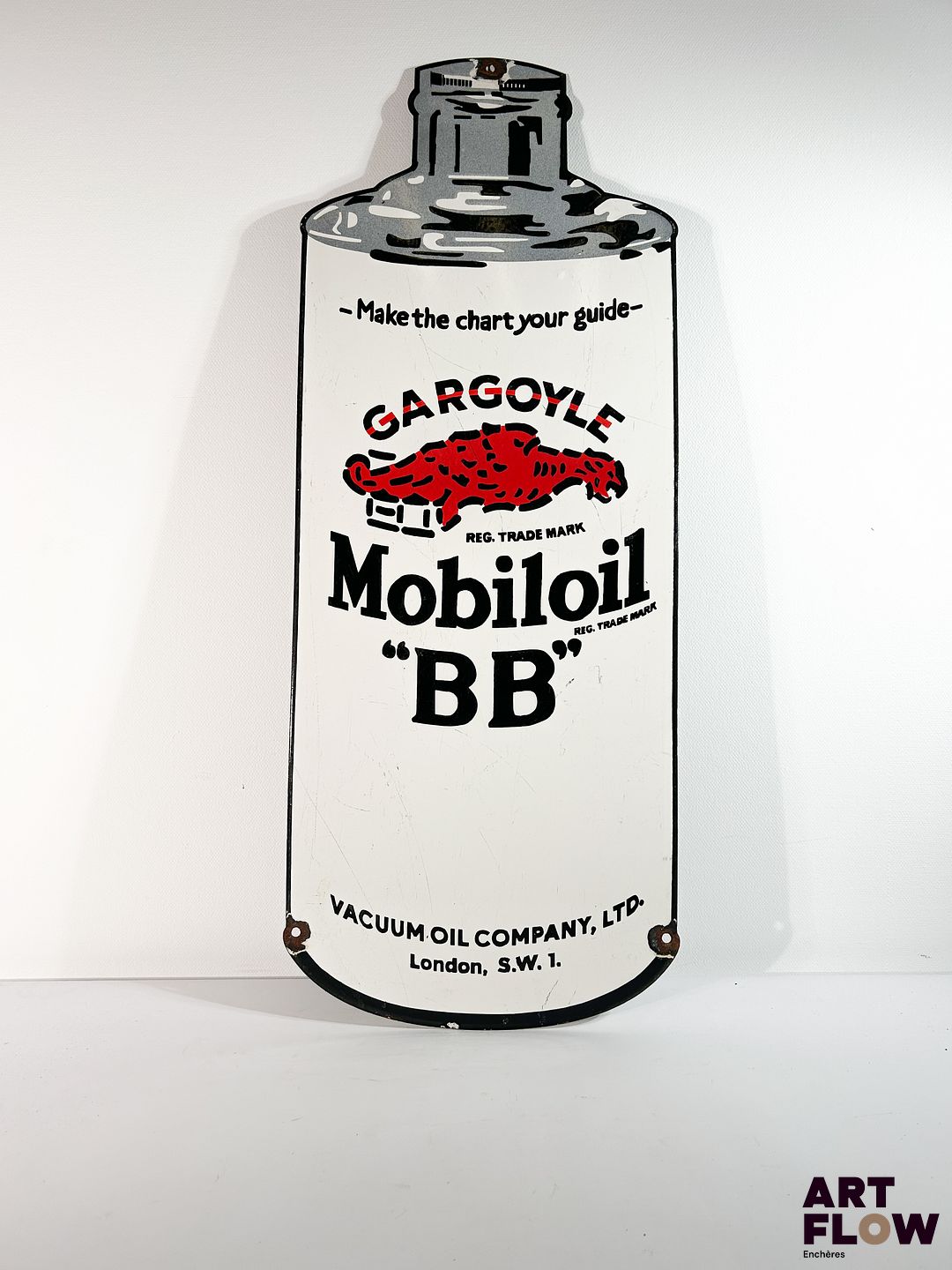 Plaque émaillée bombée Mobil Oil spray 91 x 35 cm Petits éclats et traces de rouille