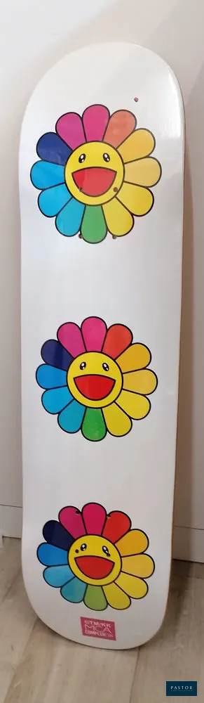 Takashi MURAKAMI
Flower Skateboard Deck Multi

Sérigraphie sur bois d'érable.
Dimensions : H. 79 CM / L. 20.5 CM
Condition : Neuf et scellé.

Exemplaire imprimé avec le tampon de copyright de l'artiste et de l'éditeur sur la face inférieure.


Expédition obligatoire, jusqu'à 5 Lithographies dans votre colis pour 14,76€ TTC en France Métropolitaine, et 29,64€ TTC pour l'Europe
