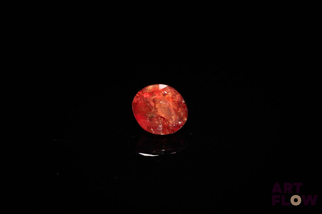 Zircon naturel cognac coussin. Inclusions, givres, non chauffé. 2.52 cts. 7.7mm x 7.0mm