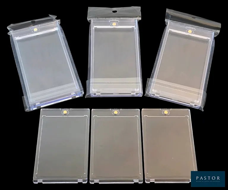 Ensemble de protections pour cartes à Jouer&Collectionner (Pokémon, Yu-Gi-Oh!, Magic...) comprenant : 
- 3 protections pour Boosters en acryliques - Fermeture magnétique.
- 3 protections pour cartes simples en acryliques - Fermeture magnétique.