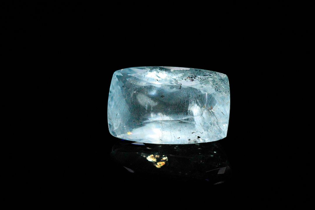 Aigue-marine coussin. Belle couleur, inclusions. 6.52 cts. 14.6mm x 9.2mm