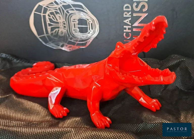 Richard Orlinski (1966)
Croco Spirit (Red Edition)

Sculpture en résine
Édition Limitée
Livré avec certificat d'authenticité et boîte d'origine

Dimensions : Longueur 26 cm, largeur 9,5 cm Hauteur 9 cm


Expédition obligatoire, jusqu'à 5 Lithographies dans votre colis pour 14,76€ TTC en France Métropolitaine, et 29,64€ TTC pour l'Europe