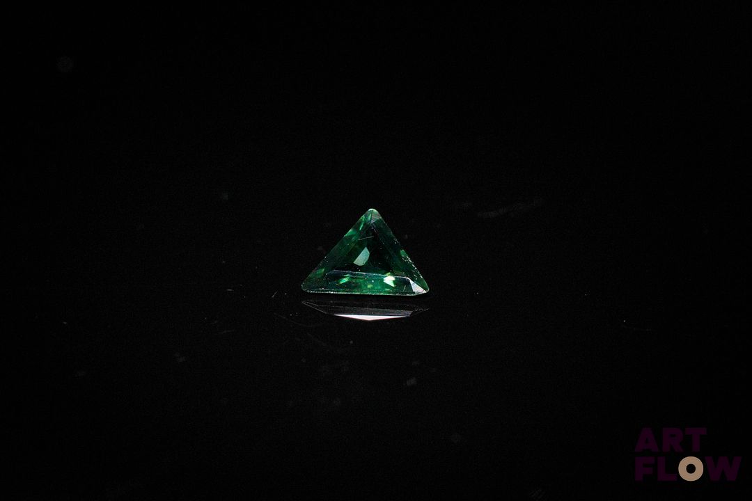 Saphir trillion. 0.49 ct. 5.0mm x 5.0mm