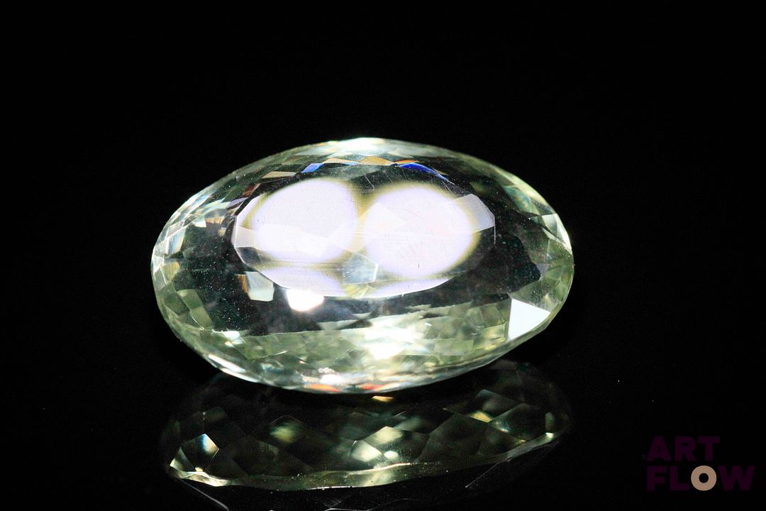 Améthyste verte (prasiolite) ovale. Jolie couleur. 19.70 cts. 22.0mm x 15.0mm