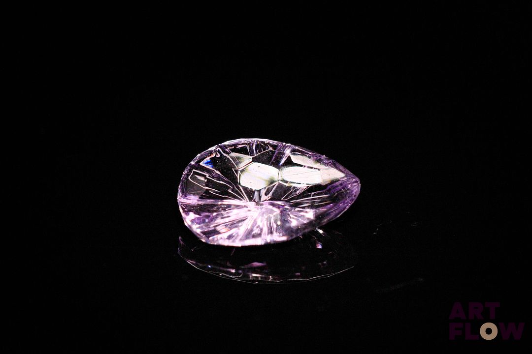 Améthyste poire fantaisie. 4.05 cts. 14.0mm x 10.0mm