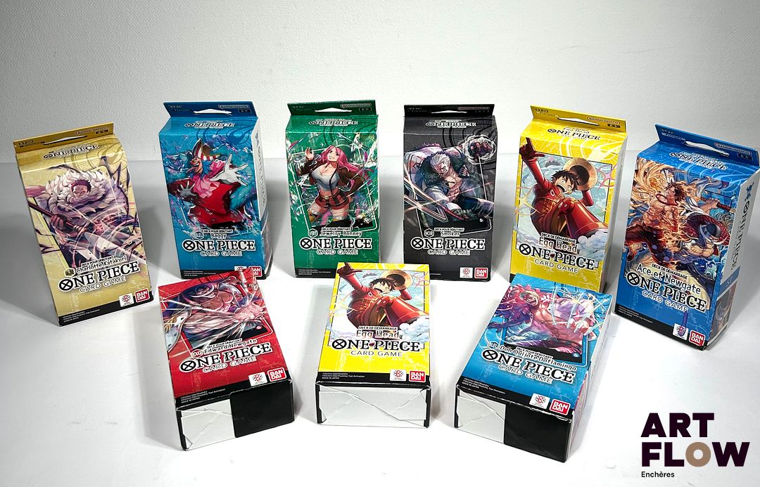 ONE PIECE Ensemble de 9 decks pour débutant : - Deck pour débutant Charlotte Katakuri ST-20 neuf scellé - Deck pour débutant Ace et Newgate ST-22 neuf scellé - Deck pour débutant Edward Newgate ST-15 neuf scellé - Deck pour débutant Smoker ST-19 neuf scellé - Deck pour débutant Baggy ST-25 neuf scellé - Deck pour débutant Jewelry Bonney ST-24 neuf scellé - Deck pour débutant Doflamingo ST-17 neuf scellé - 2 Decks pour débutant Egg Head ST-29 neuf scellé En Francais