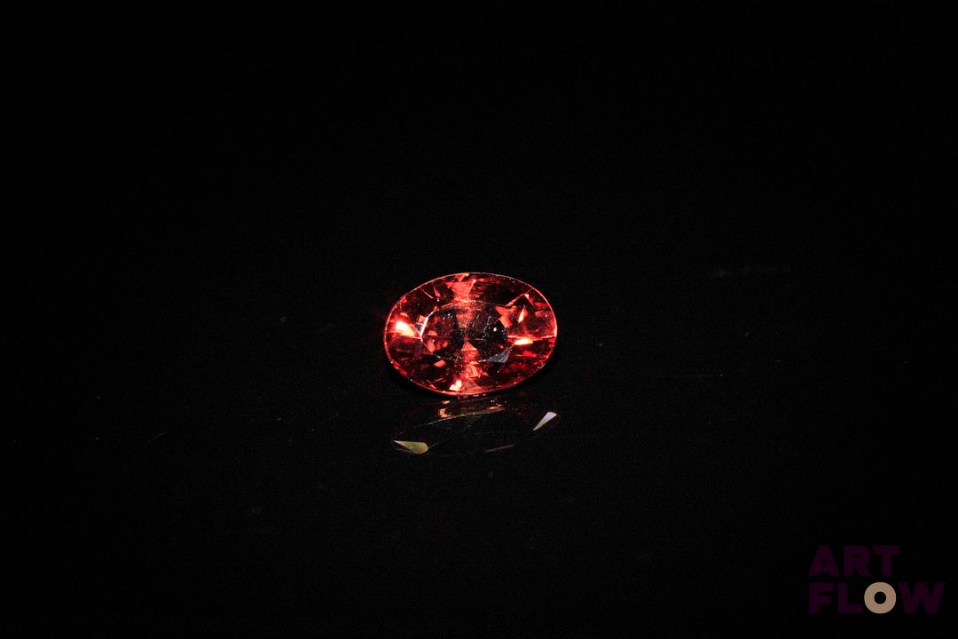 Zircon naturel cognac ovale. Probablement Tanzanie, non chauffé. 1.00 ct. 7.0mm x 5.0mm