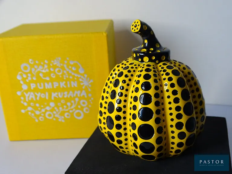 Yayoi Kusama (d'après) 
Obsession des points 

sculpture en résine Signé sous le socle de la sculpture environ 11 x 9 cm Excellent état


Expédition obligatoire, jusqu'à 5 Lithographies dans votre colis pour 14,76€ TTC en France Métropolitaine, et 29,64€ TTC pour l'Europe