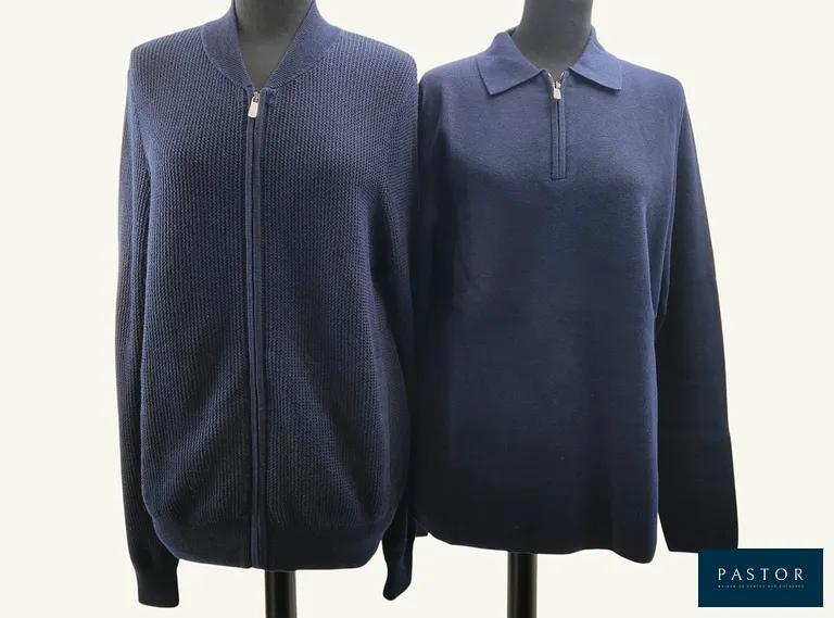 ERIC BOMPARD HOMME. Lot composé d'un pull col polo en cachemire et coton pima bleu marine, T.S, et d'un cardigan zippé en nid d'abeille, T.S. NEUFS avec étiquettes - TVA Récupérable