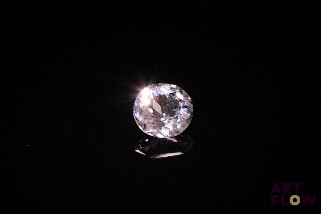 Améthyste ovale. VS, non chauffée. 1.52 ct. 8.0mm x 7.6mm