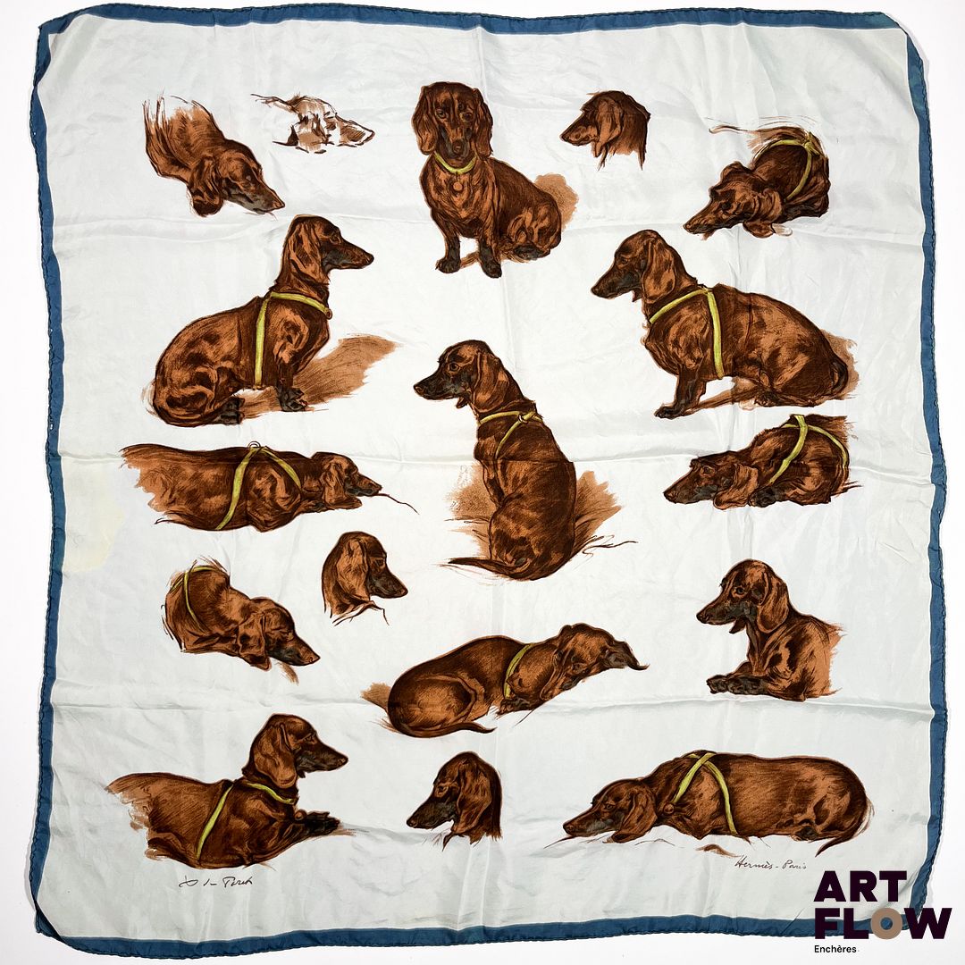 HERMES Modèle "Les bassets teckels" Carré en twill de soie d'après un dessin par Xavier De Poret 90 x 90 cm En l'état - tâches