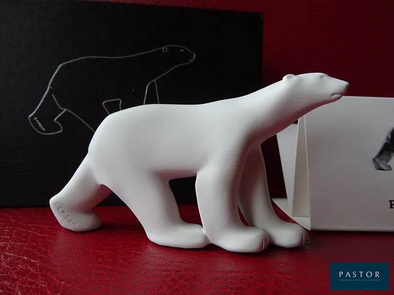 François Pompon (1855 - 1933) (d'après)
L'Ours Blanc

Sculpture en pierre moulée, 2024
Reproduction conçue en collaboration avec les musées, les propriétaires et l'Association François Pompon.

La sculpture porte le poinçon Artémus.
Livré avec un certificat et une boîte

Dimensions : 11,5 cm

Signé, non numéroté


Expédition obligatoire, jusqu'à 5 Lithographies dans votre colis pour 14,76€ TTC en France Métropolitaine, et 29,64€ TTC pour l'Europe