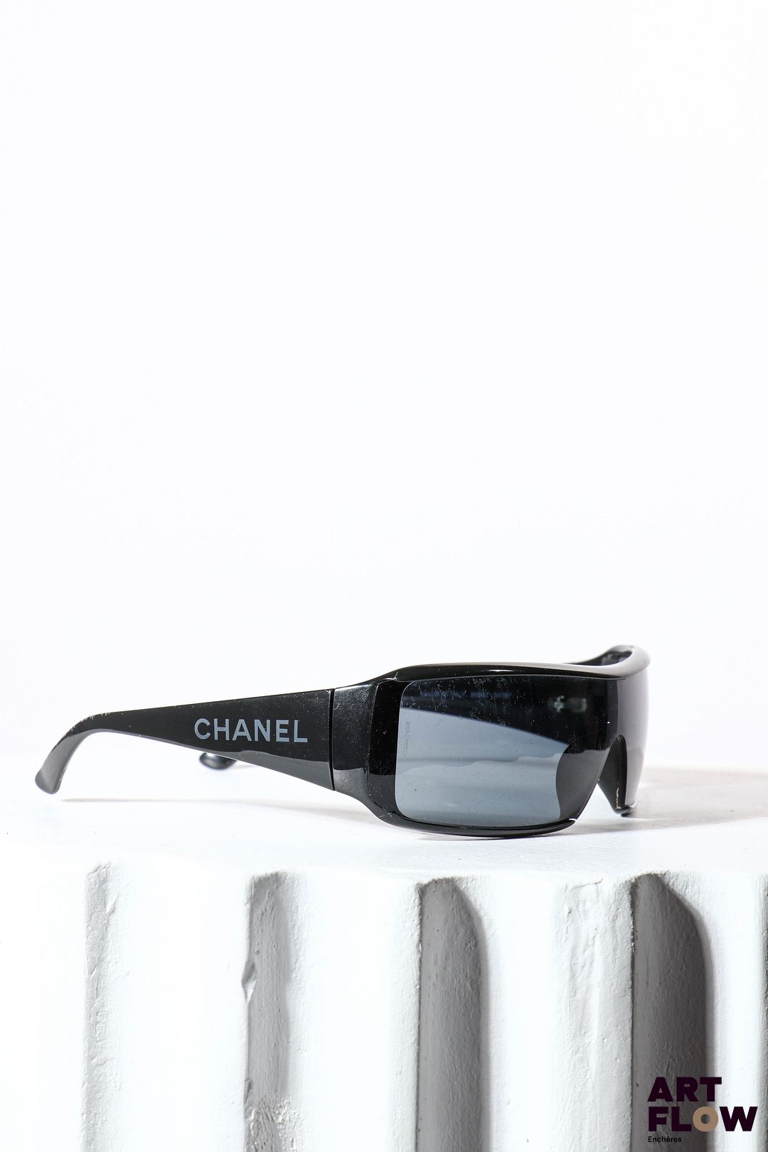 CHANEL Paire de lunettes Petites rayures