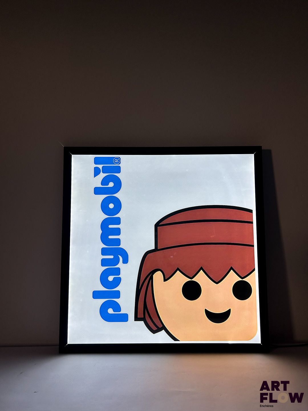 Enseigne lumineuse Playmobil bleue Dimensions : 60 x 60 cm Fonctionnelle