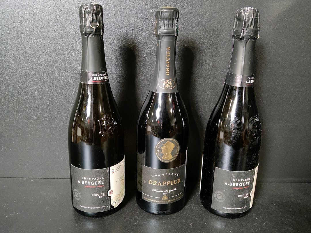 Lot de 3 bouteilles de champagne : 2 A.Bergère Brut et 1 Drappier Charles de Gaulle Brut