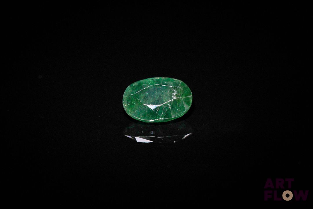 Saphir vert ovale. 2.33 cts. 9.0mm x 6.5mm