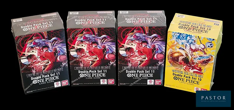 Ensemble de 4 Double Pack One Piece scellés : 
- 3 Double Pack Set 11 (DP11) - OP16 : L’heure de la Bataille Décisive.
- 1 Double Pack set 10 (DP10) - OP15-EB04 : Aventure sur l’Île de Dieu.
En français.