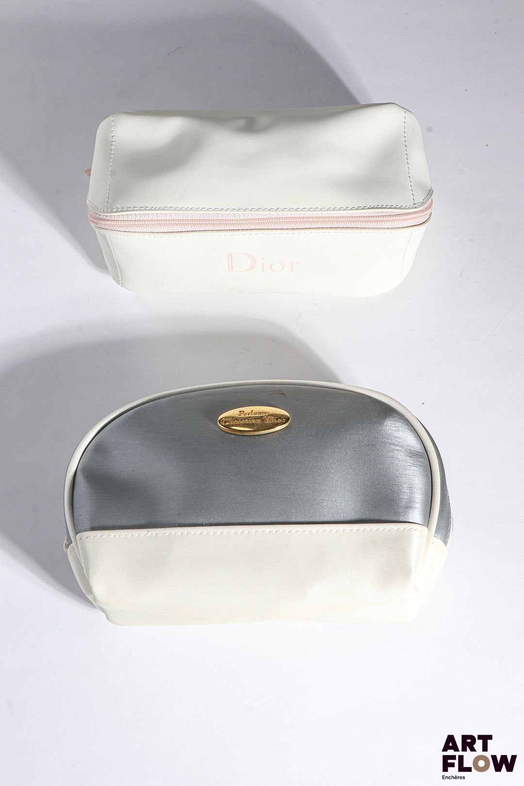 DIOR beauty et Christian Dior parfums Ensemble de 2 petits vanity Dimensions : 12 x 18 cm pour le plus grand