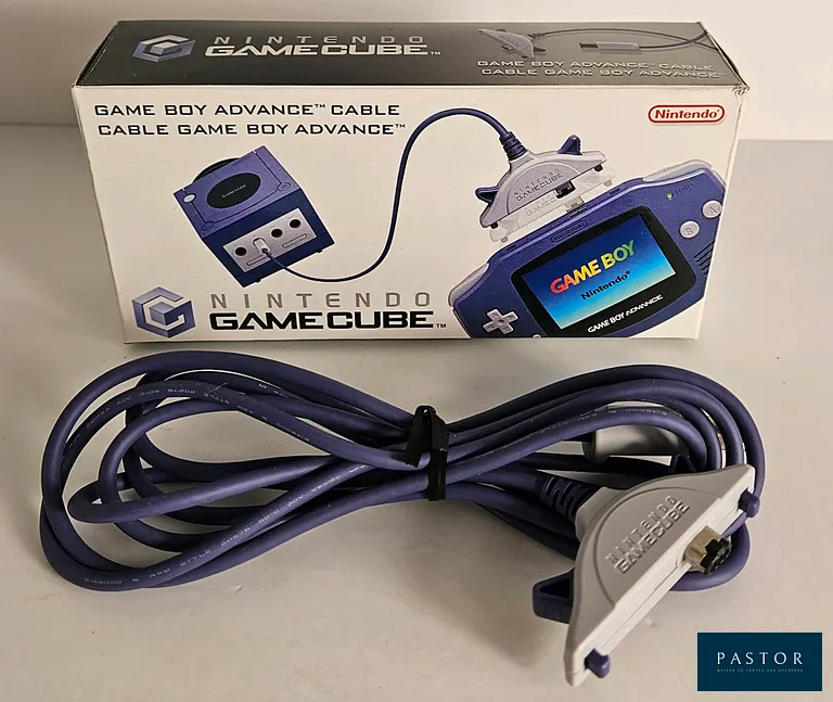 NINTENDO - GAMEBOY ADVANCE. Cable Gamecube/Gameboy advance officiel en boite. Model DOL 011. Sortie : 2002
