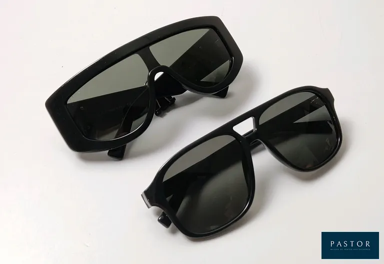 GUCCI. Lot composé de deux paires de lunettes de soleil comprenant un modèle "GG1950S" et un modèle "GG1856S". Parfait état, modèles pouvant présenter quelques micro-rayures, sans boîte - TVA Récupérable