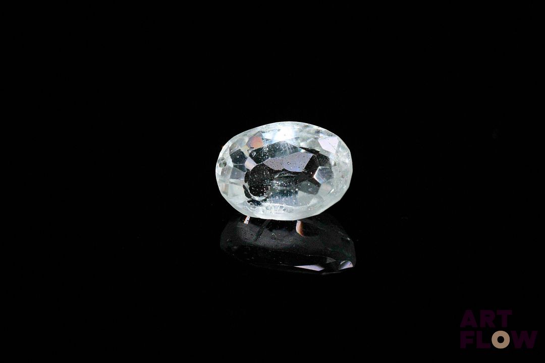 Aigue-marine ovale. Non chauffée. 4.71 cts. 11.0mm x 8.0mm