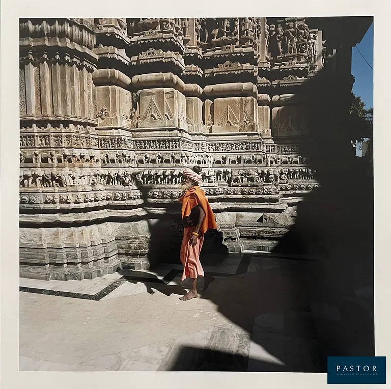 José Nicolas (1956)
Rajasthan 2023, Jaipur, temple

  
  Tirage argentique couleur
  Format 40 x 40
  Numéroté et signé 1/8


Expédition obligatoire, jusqu'à 5 Lithographies dans votre colis pour 14,76€ TTC en France Métropolitaine, et 29,64€ TTC pour l'Europe