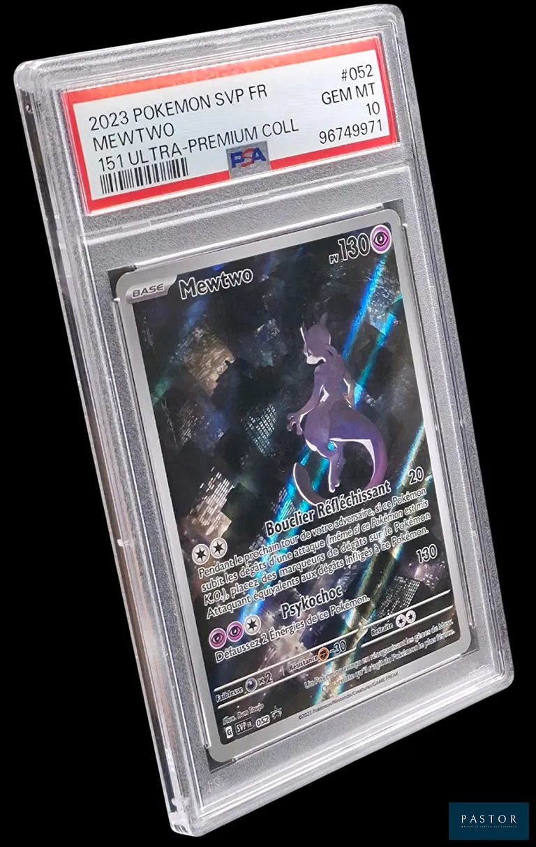 Carte Pokémon gradée Mewtwo 052 - Promotionnelle - PSA 10.
Issue de l'UPC de la série 151 du bloc Écarlate&Violet.
Carte en état Gem Mint (PSA 10), en français.
Illustrateur : Bun Toujo.