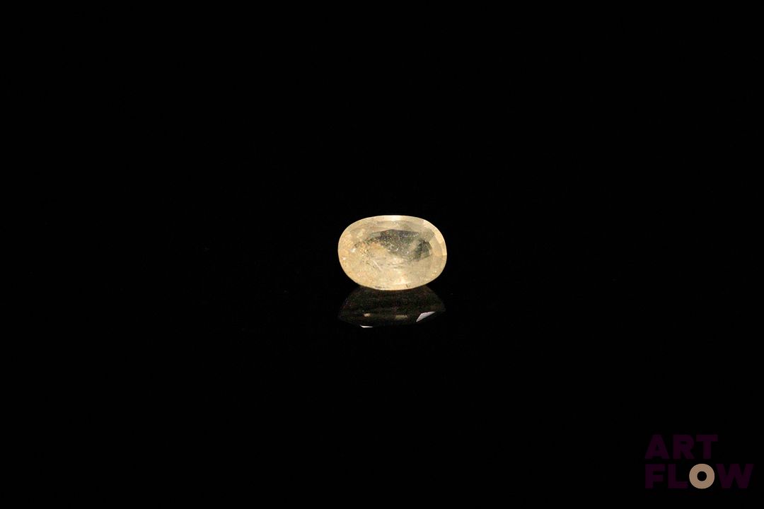 Saphir fumé ovale. 1.23 ct. 7.0mm x 5.5mm