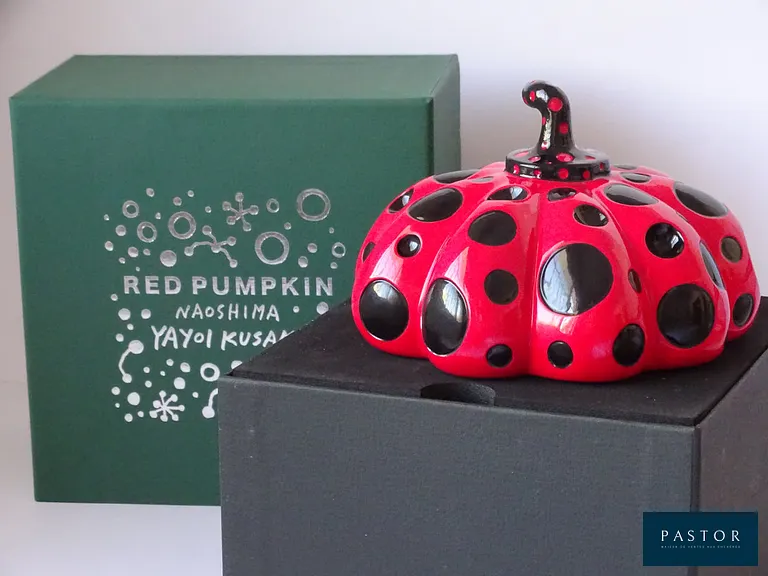 Yayoi Kusama

  Citrouille (rouge)
  Obsession des points
  
  sculpture en résine
  Estampillé Yayoi Kusama en bas
  
  8,9 x 14 x 14 cm
  Excellent état


Expédition obligatoire, jusqu'à 5 Lithographies dans votre colis pour 14,76€ TTC en France Métropolitaine, et 29,64€ TTC pour l'Europe