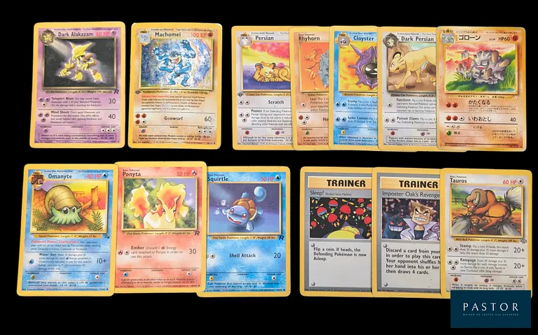 Ensemble de 13 cartes Pokémon Wizards : Cartes étrangères, contient le Mackogneur Édition 1 en allemand - Alakazam obscur en anglais - Gravalanch en japonais.
Cartes en état global Bon.