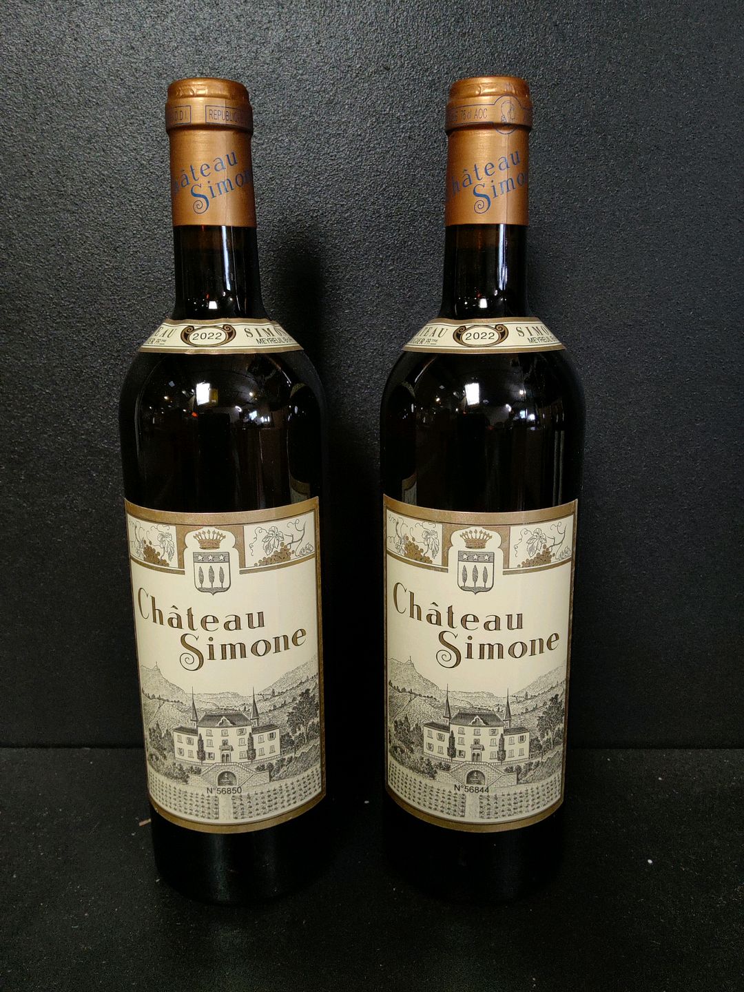 2 bouteilles de vin blanc Château Simone Palette 2022