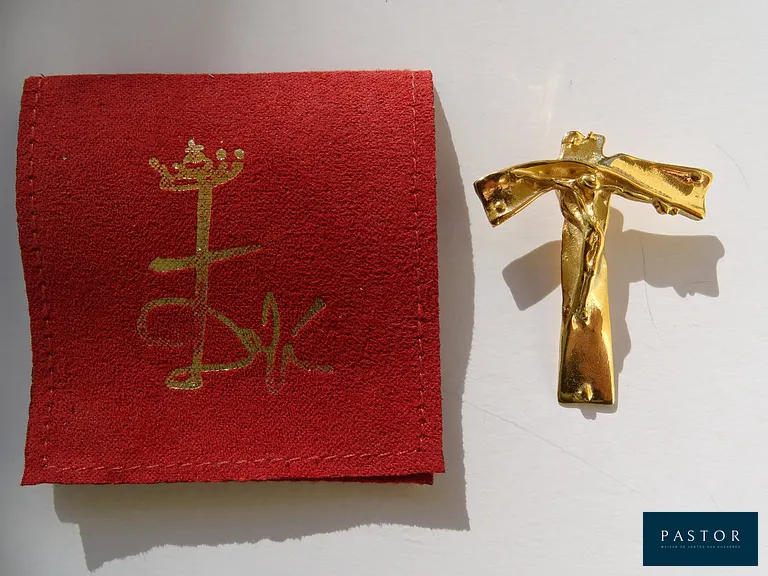 Salvador DALI (d'après)
Christ de Saint Jean de la Croix - Vers 1972,

Médaille, Christ de saint Jean de la Croix, V
Vermeil (plaqué or sur argent massif), environ 4 grammes
Créé en collaboration avec Dali et la Lincoln Mint

Très bon état


Expédition obligatoire, jusqu'à 5 Lithographies dans votre colis pour 14,76€ TTC en France Métropolitaine, et 29,64€ TTC pour l'Europe