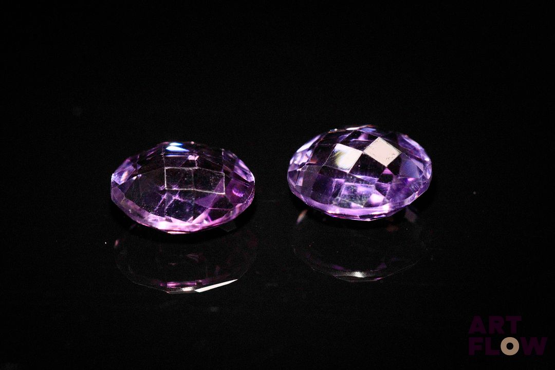 Appairage d'améthystes rondes briolettes. 6.19 cts. Diam. moy.: 10.0mm