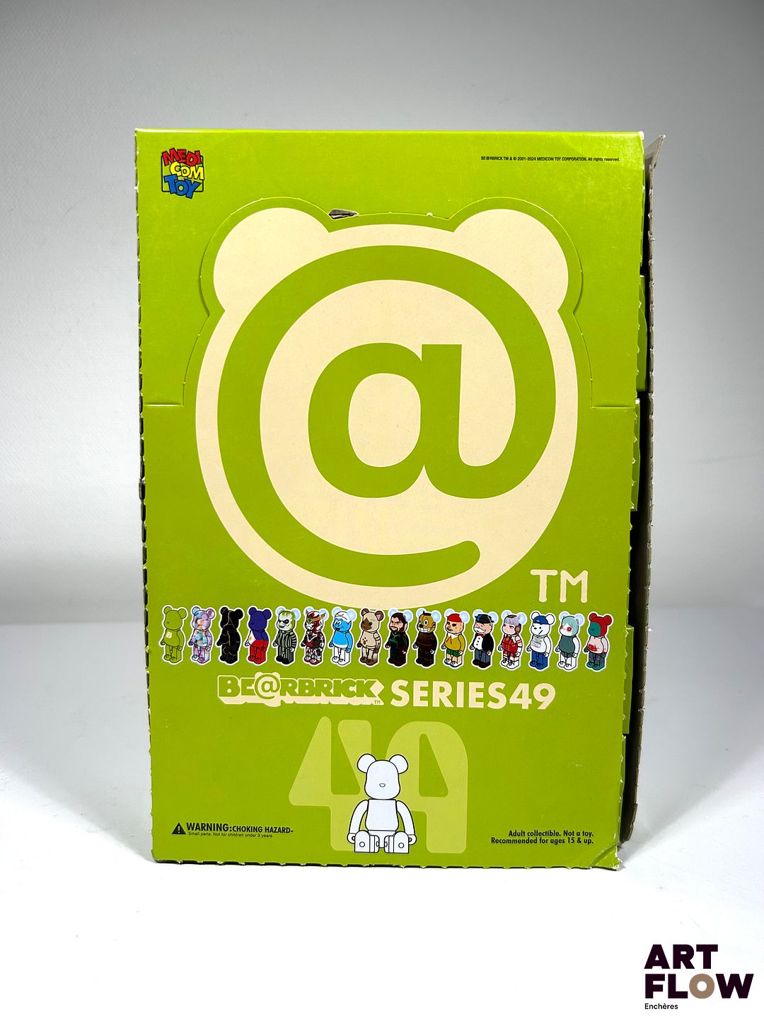 Coffret BEARBRICK display série 49 Ensemble comprenant : Basic 14,58% Jelly Bean 5,2% Pattern 6,25% Flag 3,12% Horror 5,2% SF 6,25% Cute 5,2% Animal 6,25% Hero 4,16% Artist 3,12% Artist 2,08% Artist 8,33% Artist 6,25% Artist 4,16% Artist 4,16% Artist 2,08% Coffret non scellé, boîtes en état neuf