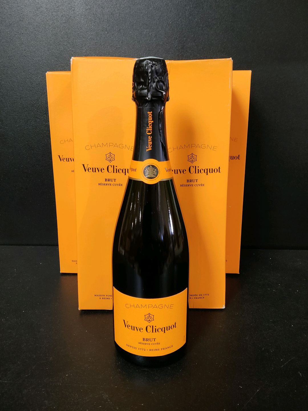 Lot de 5 Bouteilles de Champagne VEUVE CLICQUOT Brut