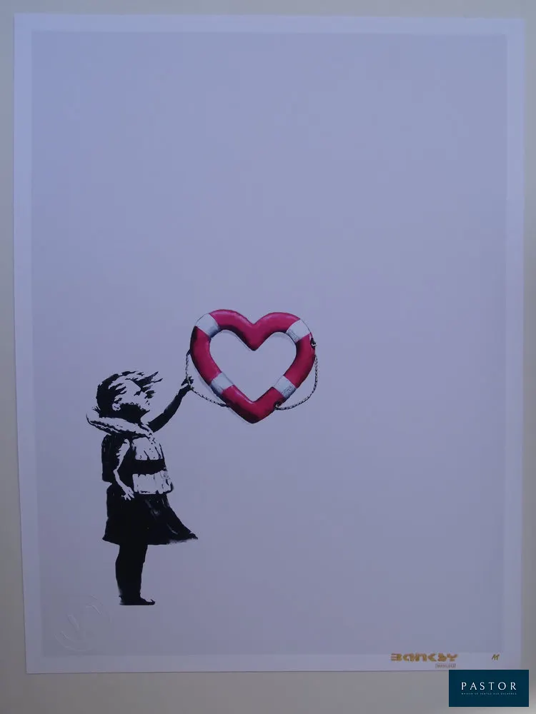 Banksy x Vandale post-moderne
Girl With Heart Shaped Float

Impression sur papier d'art Hahnemühle de qualité musée - 308 g/m²
Édition limitée à 400 exemplaires
Tampon en relief

Signature estampillée à la main
Numéroté à la main
Dimensions : 13 x 17 pouces / 33 x 43 cm

Cette œuvre commémore l'œuvre de Banksy et son implication dans le projet Louise Michel.

Certificat d'authenticité avec système de vérification d'authenticité LegalityTM


Expédition obligatoire, jusqu'à 5 Lithographies dans votre colis pour 14,76€ TTC en France Métropolitaine, et 29,64€ TTC pour l'Europe