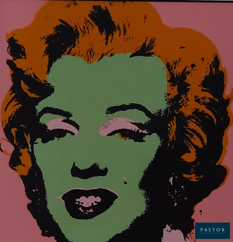 Andy Warhol (d'après)
Marilyn, 1987 

Sérigraphie en couleurs porte un tampon au dos Art 18 Bâle 1987 - ART BASEL Édition limitée à 1000 exemplaires Bon état, légères marques de pliure dues à une manipulation délicate. Dimensions avec passe-partout : 40 x 40 cm, image 20 x 20 cm


Expédition obligatoire, jusqu'à 5 Lithographies dans votre colis pour 14,76€ TTC en France Métropolitaine, et 29,64€ TTC pour l'Europe