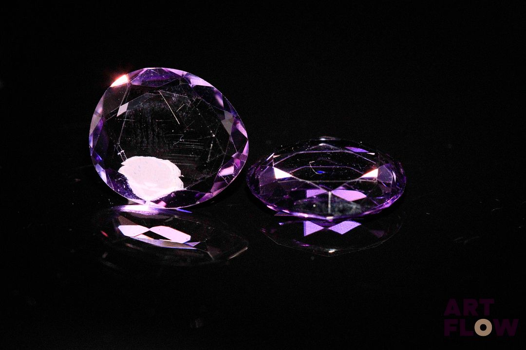 Appairage d'améthystes fantaisies. 6.07 cts. Dims. moy.: 12.0mm x 10.5mm