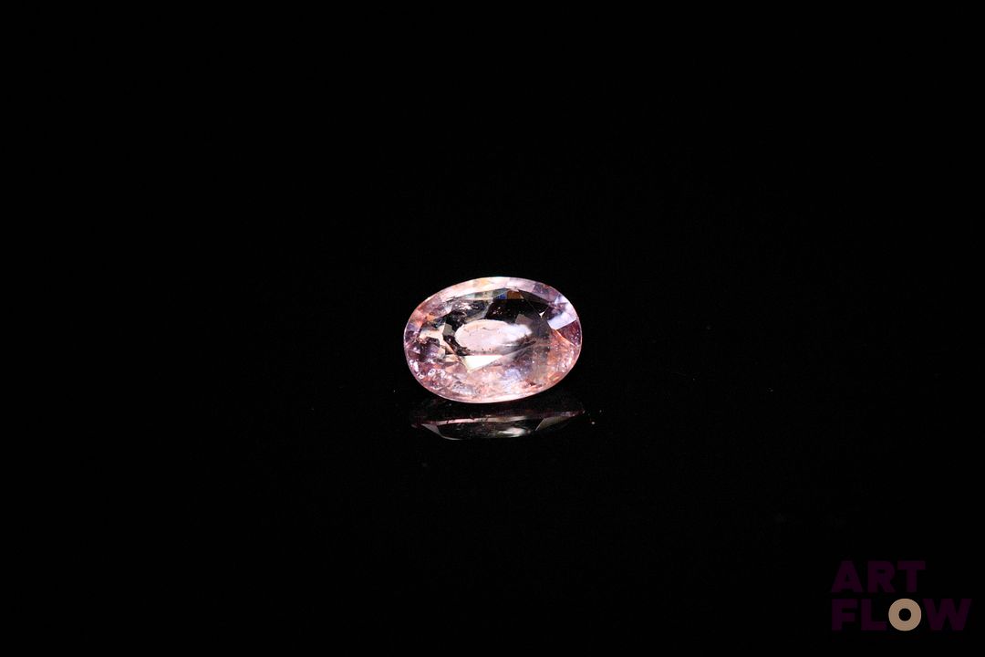 Saphir rose ovale. 0.99 ct. 7.2mm x 5.5mm