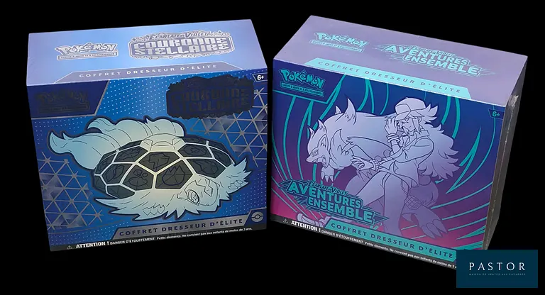 Réunion de 2 coffrets Pokémon scellés - Elite Trainer Box (ETB).
Séries du bloc Écarlate&Violet : Aventures Ensemble (EV9) et Couronne Stellaire (EV7).
Livrées avec protections en plexiglas aimantées.