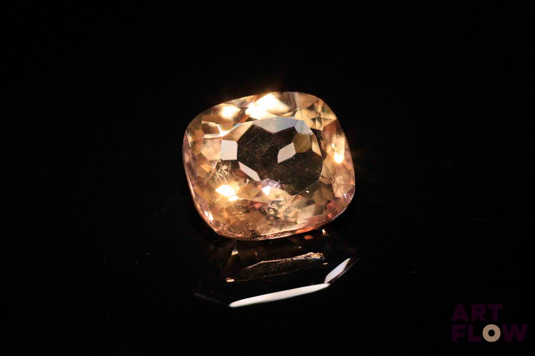 Quartz bicolore coussin. 5.67 cts. 11.9mm x 10.5mm