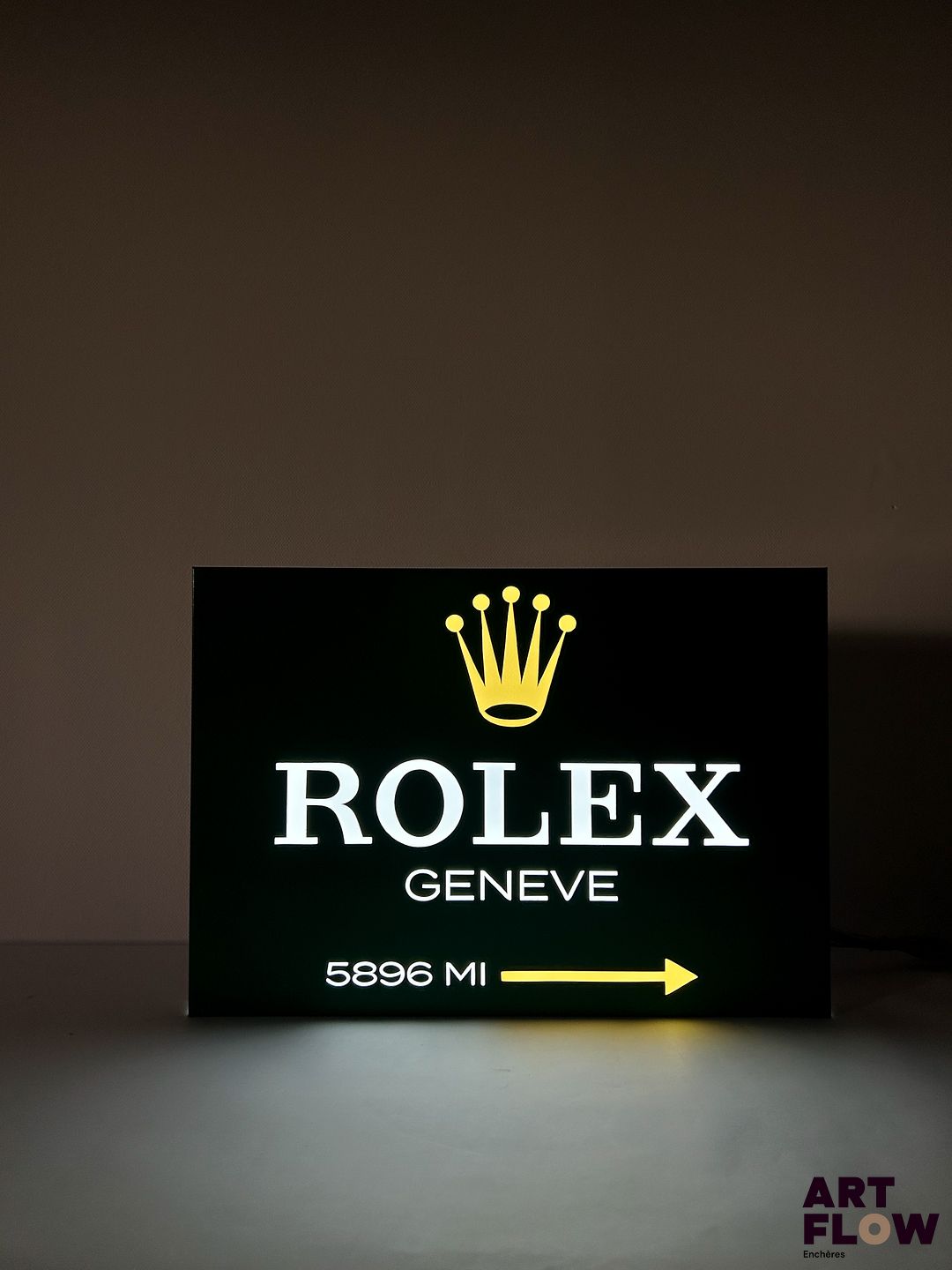 Enseigne lumineuse Rolex Dimensions : 35 x 50 cm Fonctionnelle