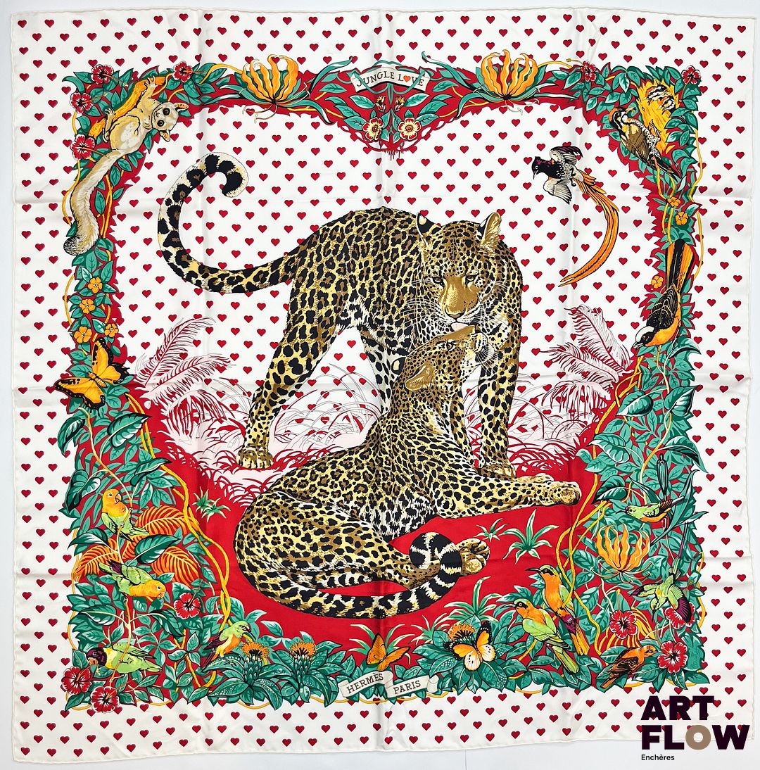HERMÈS Modèle "Jungle Love love" Carré en twill de soie d'après Robert DALLET Edition spéciale Saint Valentin 2020 90 x 90 cm Etat proche du neuf, dans ses plis d'origine. Modèle de Soldes. Avec boîte Bibliographie : Genevieve Fontan, Carrés d'art, Dictionnaire illustré des carrés Hermès valeur, 2025